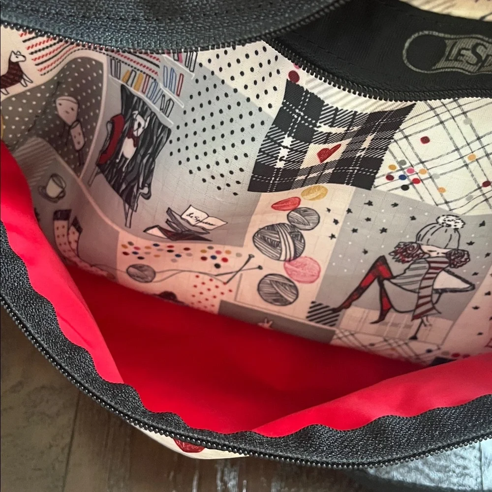 LeSportsac Deluxe Everyday Expandable Bag “Warm Wishes” - Picture 8 of 14